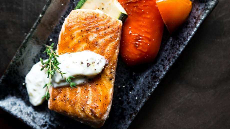 salmón con verduras