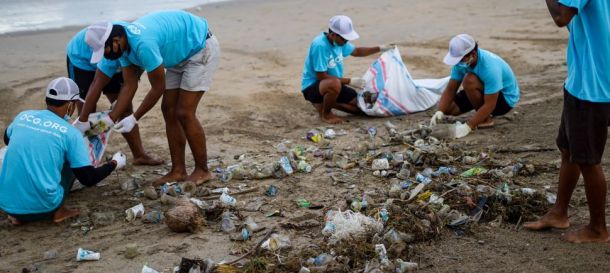 Voluntarios de Ocean Cleanup Group